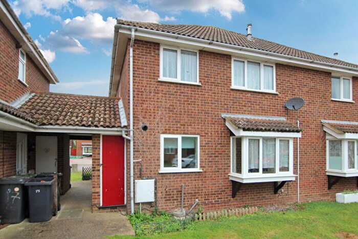 2 Bedroom Cluster House For Sale In Avocet Close, Biggleswade, SG18