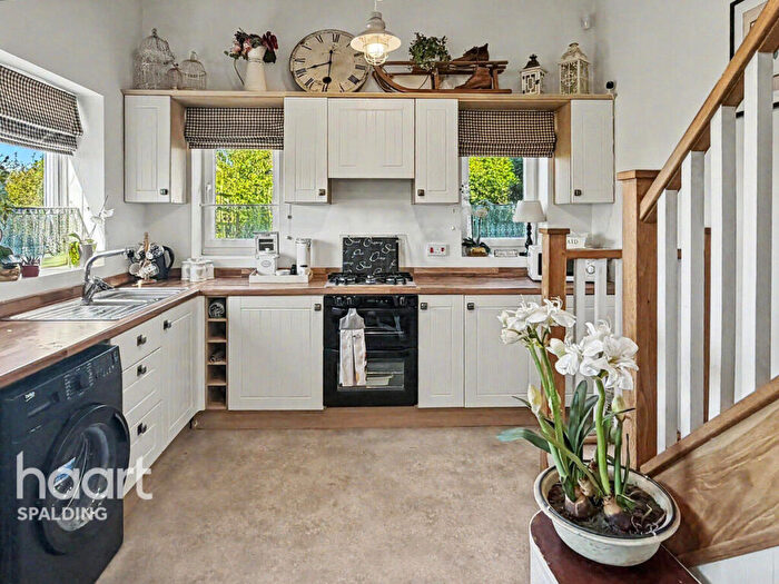 3 Bedroom End Of Terrace House For Sale In Old Main Road, Fleet Hargate, PE12