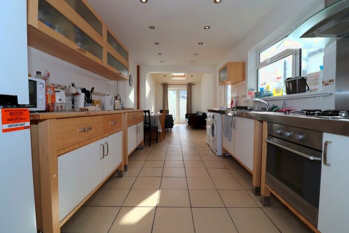 5 Bedroom Terraced House To Rent In Malefant Street, Cathays, CF24