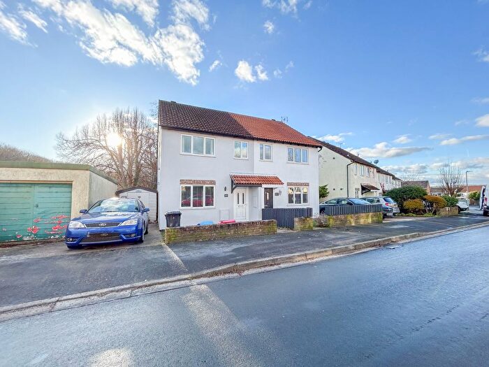 3 Bedroom Semi-Detached House For Sale In Waltwood Park Drive, Llanmartin, NP18