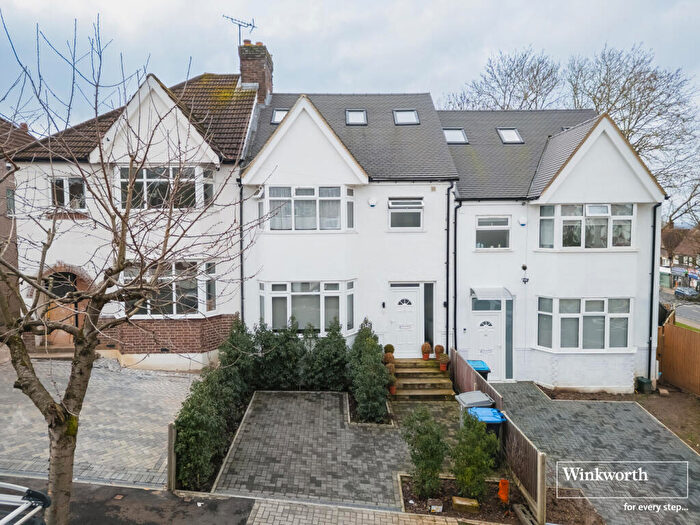 5 Bedroom Terraced House For Sale In Hillside, Kingsbury, London, NW9