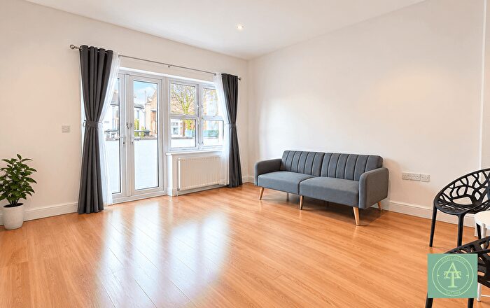 Studio For Sale In Park Road, Southgate, London, N14