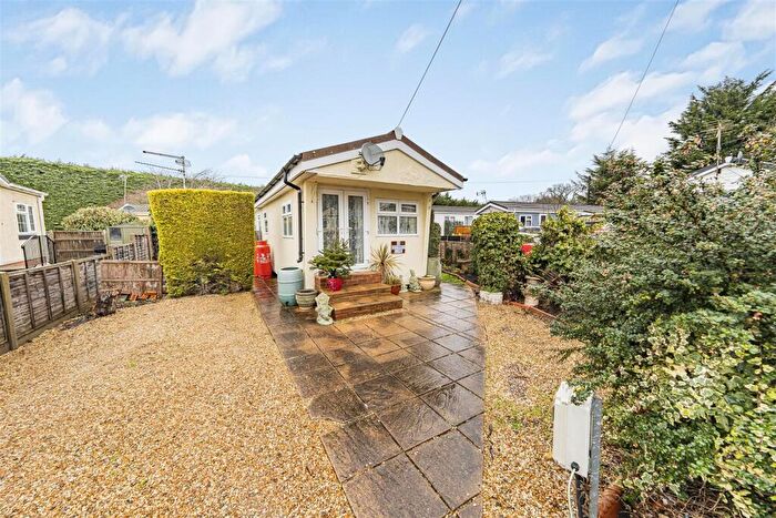 2 Bedroom Mobile Home For Sale In Cranbourne Hall Park, Winkfield, Windsor, SL4