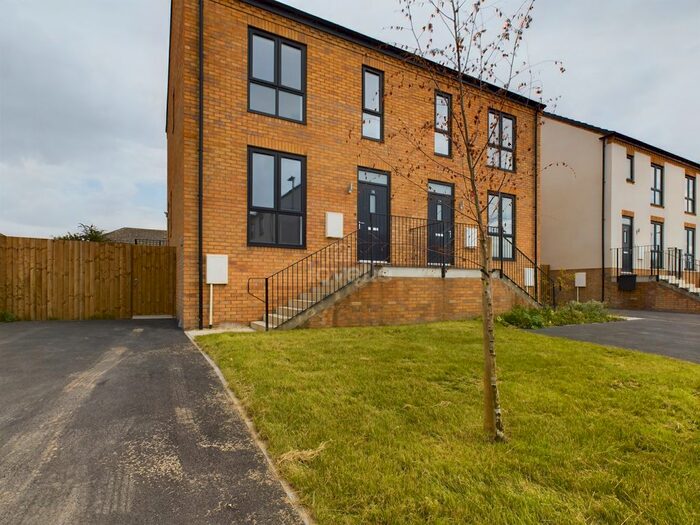 2 Bedroom Semi-Detached House To Rent In Shore Row, Gainsborough, DN21