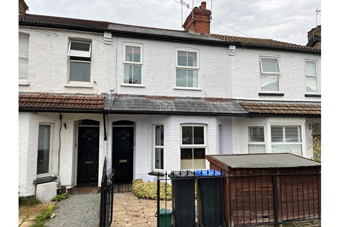 1 Bedroom Flat To Rent In Vale Farm Road, Woking, Surrey, GU21