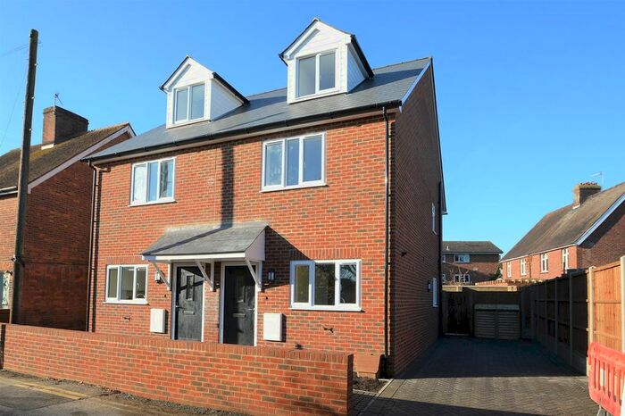 3 Bedroom Semi-Detached House To Rent In Old Kent Road, Paddock Wood, Tonbridge, TN12