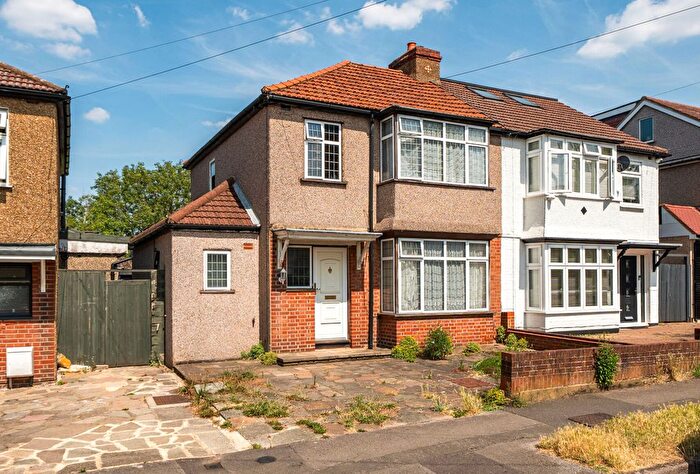 3 Bedroom Semi Detached House For Sale In Lavender Avenue, Worcester Park, KT4