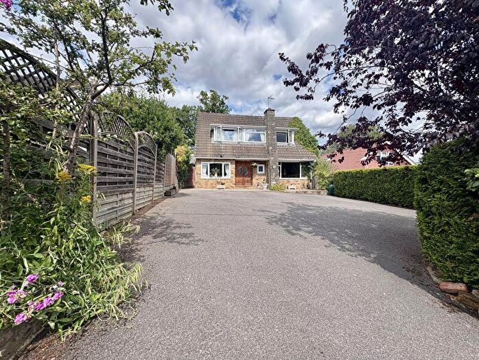3 Bedroom Detached House For Sale In Detached House, Marlow Bottom, SL7