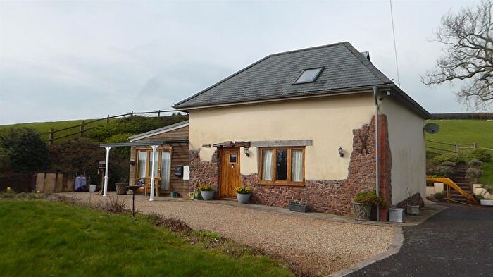 2 Bedroom Property To Rent In Loxbeare, Tiverton, EX16