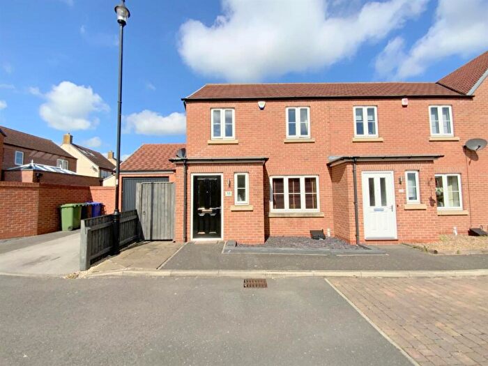 3 Bedroom Semi-Detached House For Sale In Peterson Drive, New Waltham, DN36