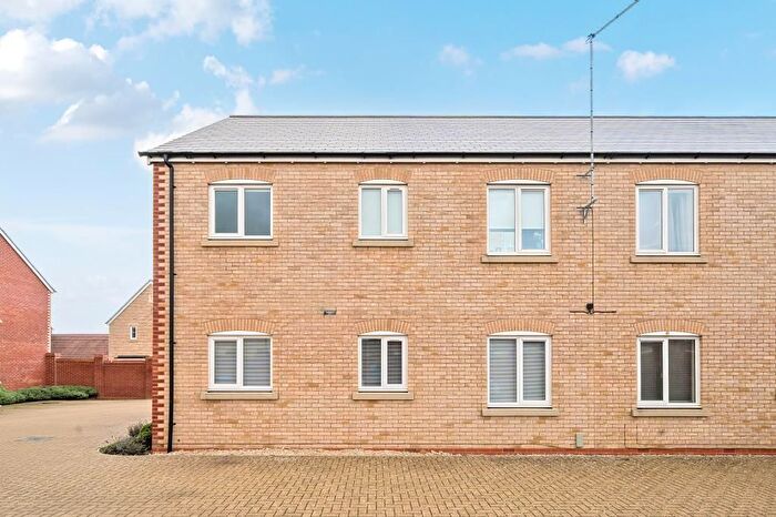 2 Bedroom Maisonette For Sale In Chipping Norton, Oxfordshire, OX7