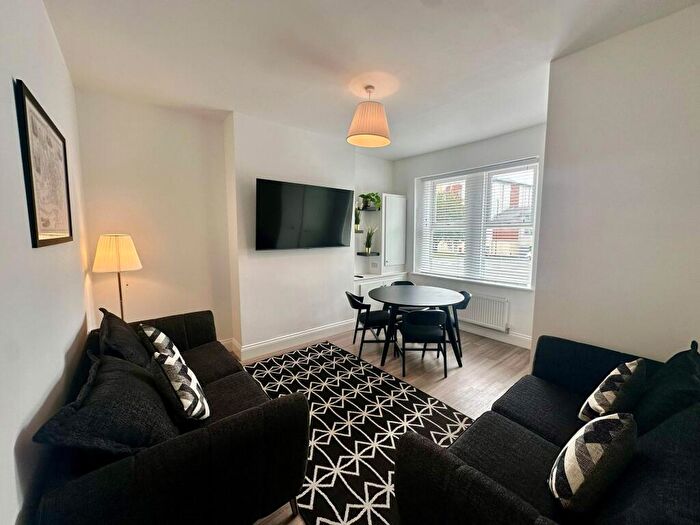 2 Bedroom Flat To Rent In Walker Road, Ouseburn, Newcastle Upon Tyne, NE6