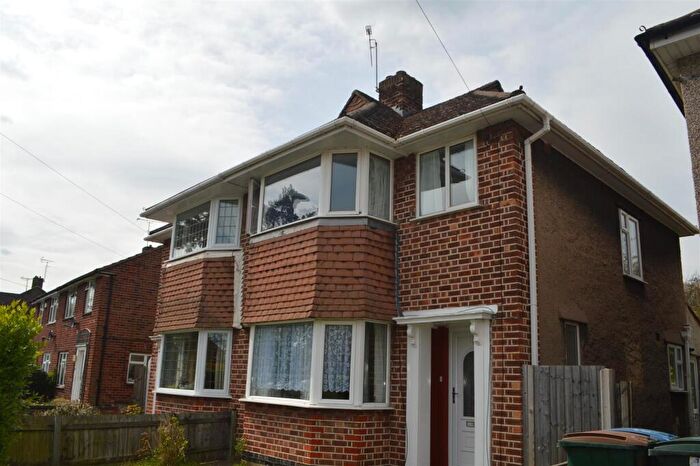 3 Bedroom Semi-Detached House To Rent In Brookside Avenue Whoberley Coventry West Midlands, CV5