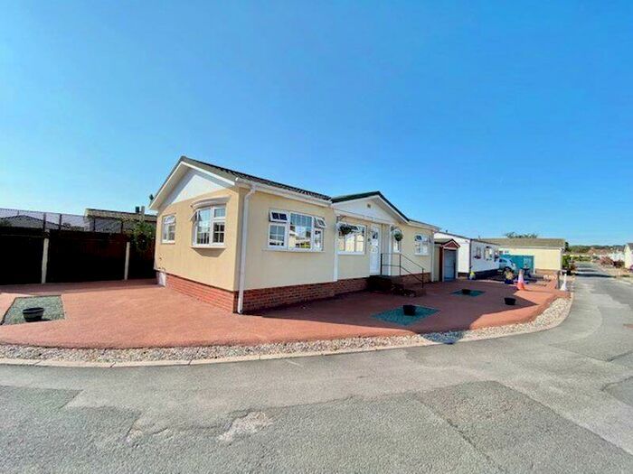 2 Bedroom Detached Bungalow For Sale In Wooburn Common Road, Wooburn Green, HP10