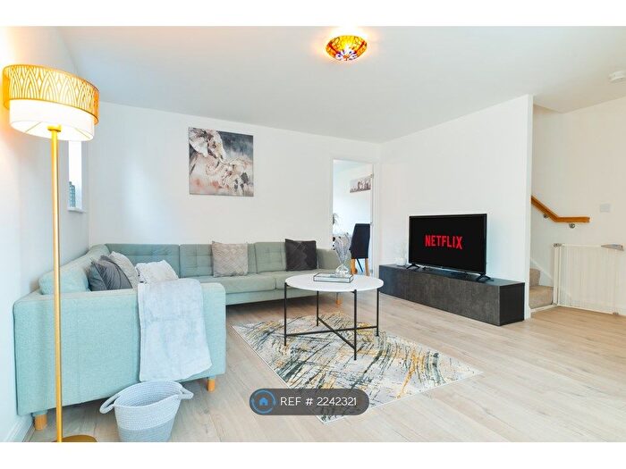 3 Bedroom Semi-Detached House To Rent In Nutwood Avenue, Canterbury, CT2