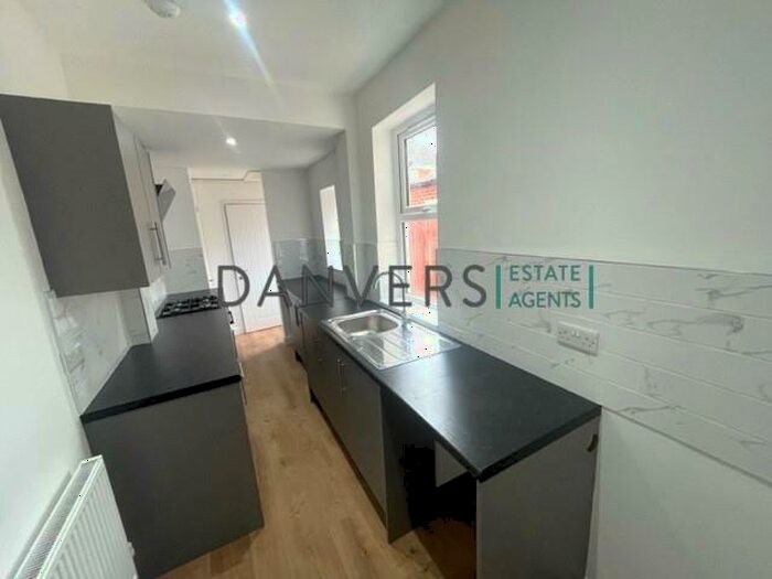 3 Bedroom Terraced House To Rent In Bridge Road, Leicester, LE5