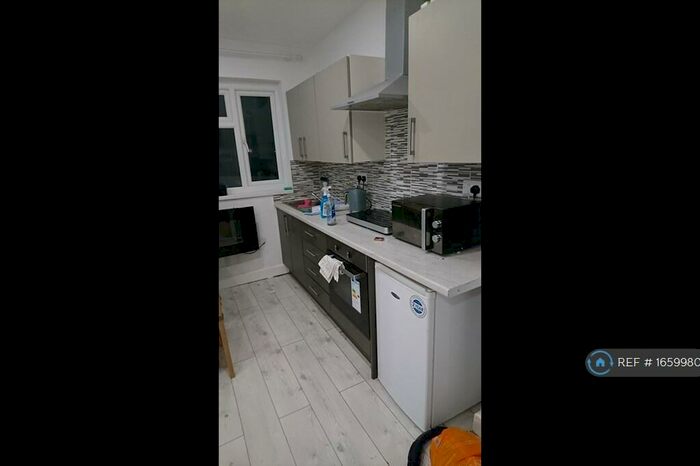 1 Bedroom Flat To Rent In Springbank Road, London, SE13