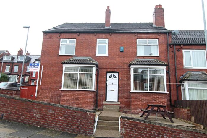 3 Bedroom End Of Terrace House To Rent In Woodside Terrace, Leeds, LS4