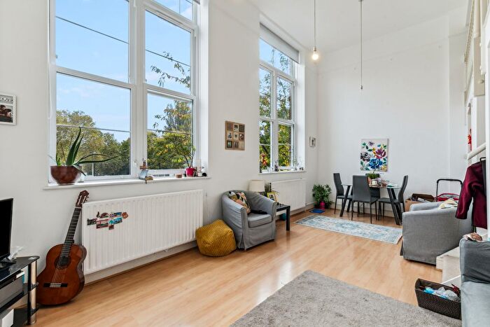 1 Bedroom Flat To Rent In Shillington Old School, Este Road, SW11