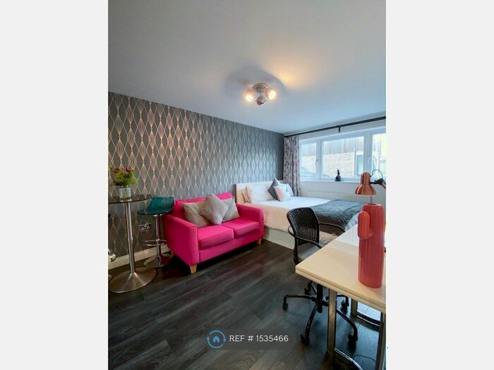 Studio To Rent In Rosehip Road, Cambridge, CB4