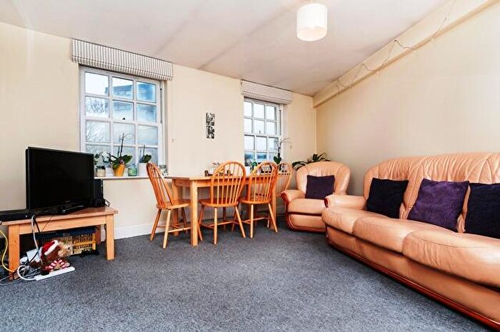 3 Bedroom Flat To Rent In L – West Crosscauseway, Edinburgh, EH8