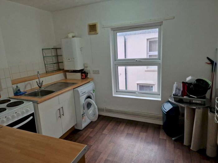 1 Bedroom Flat To Rent In Conduit Road, Bedford, MK40