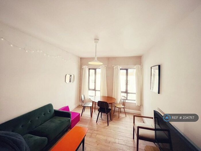 3 Bedroom Flat To Rent In Marine Gardens, Margate, CT9