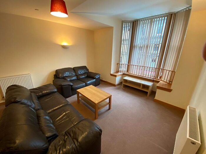 2 Bedroom Flat To Rent In Palace Buildings, Coutties Wynd, Dundee, DD1