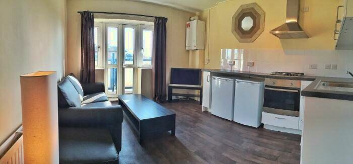 3 Bedroom Flat To Rent In Kenton House, London, E1