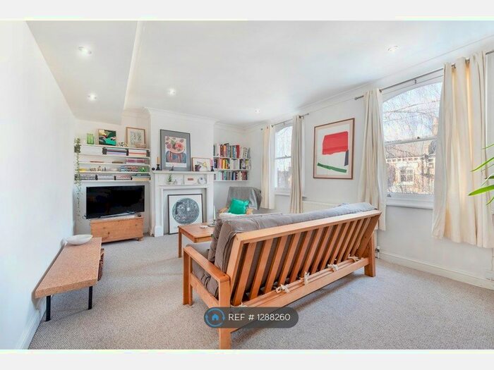 2 Bedroom Flat To Rent In East Dulwich, London SE22