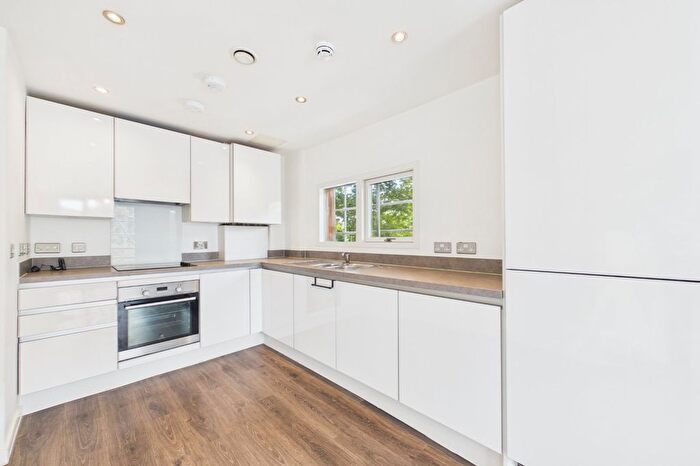1 Bedroom Flat To Rent In Medway House, Kidwells Close, Maidenhead, Berkshire, SL6