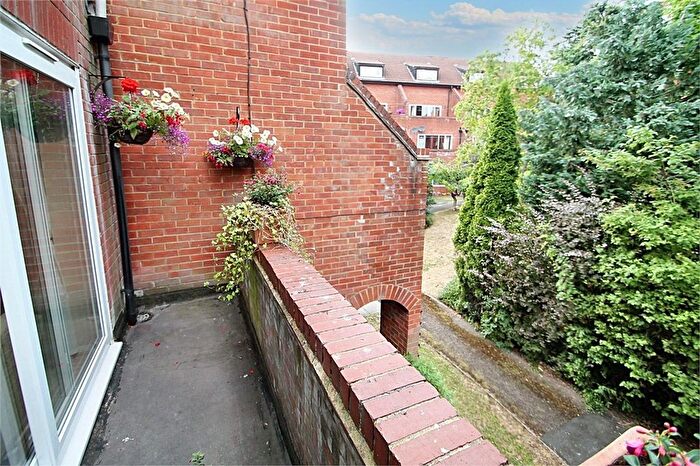 1 Bedroom Flat To Rent In Cumbrian Way, Uxbridge, UB8