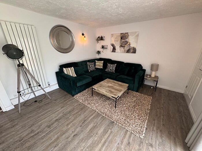 3 Bedroom Detached House To Rent In Minton Road, Birmingham, B32