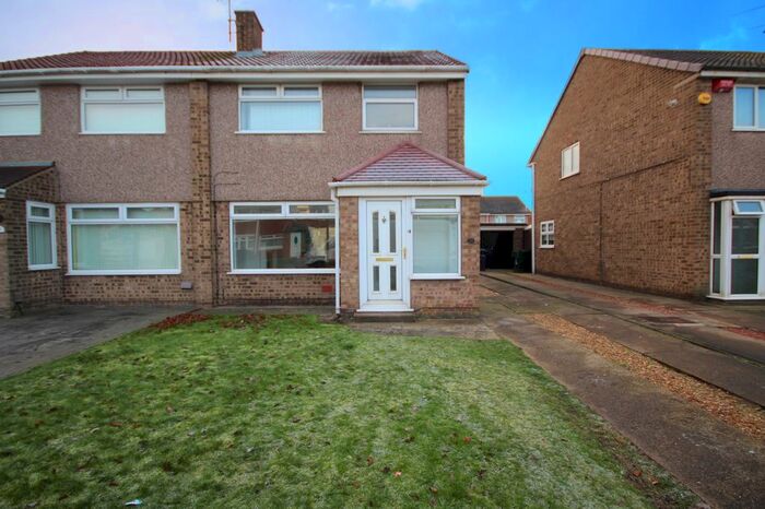 3 Bedroom Semi-Detached House To Rent In Carlbury Avenue, Middlesbrough, North Yorkshire, TS5