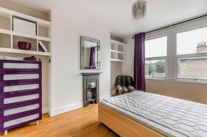 2 Bedroom Flat To Rent In Goodwin Road, Shepherd's Bush, London, W12