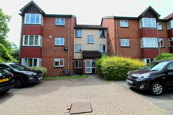 1 Bedroom Flat To Rent In Sterling Gardens, New Cross, SE14