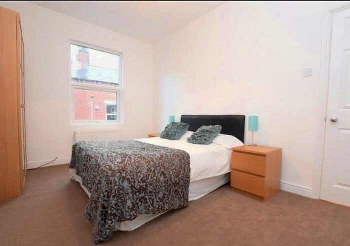 3 Bedroom Terraced House To Rent In Highbury Lane, Meanwood, Leeds, LS6