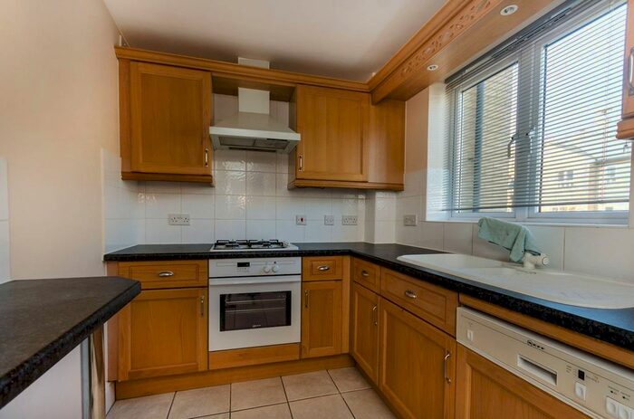 2 Bedroom Flat To Rent In Samuel Gray Gardens, Kingston, Kingston Upon Thames, KT2