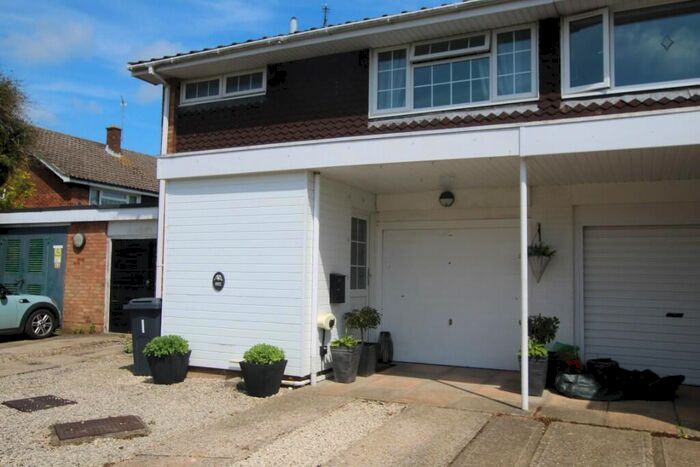 3 Bedroom Semi-Detached House To Rent In Luthers Close, Brentwood, Essex, CM15