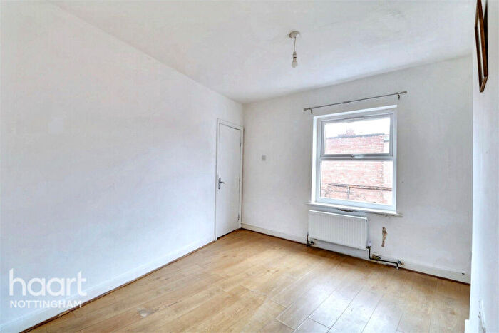 3 Bedroom Flat To Rent In Alfreton Road, Nottingham, NG7