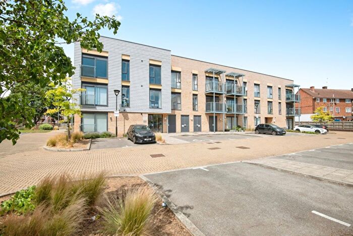 2 Bedroom Flat For Sale In Allwoods Place, Hitchin, Hertfordshire, SG4