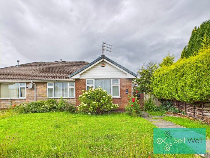 3 Bedroom Semi-Detached Bungalow For Sale In Hillfield Drive, Worsley, Manchester, M28