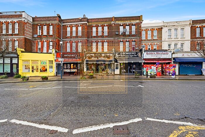 4 Bedroom Maisonette For Sale In Park Parade, London, NW10