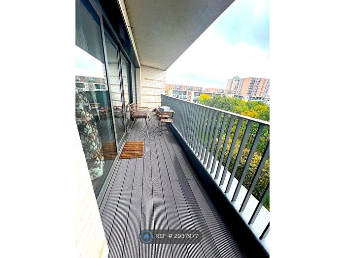 2 Bedroom Flat To Rent In Kingfisher Heights, London, E16