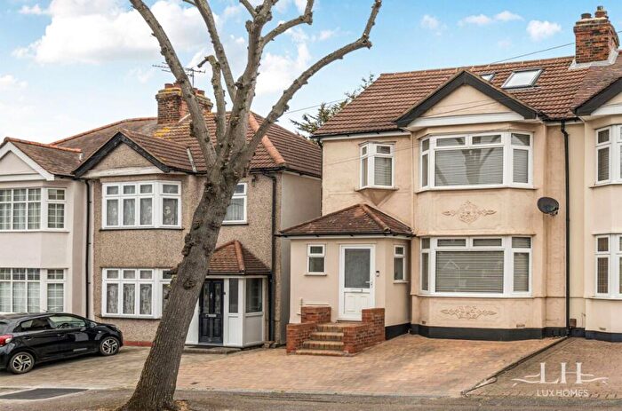 4 Bedroom Semi Detached House For Sale In Osborne Road, Hornchurch, RM11