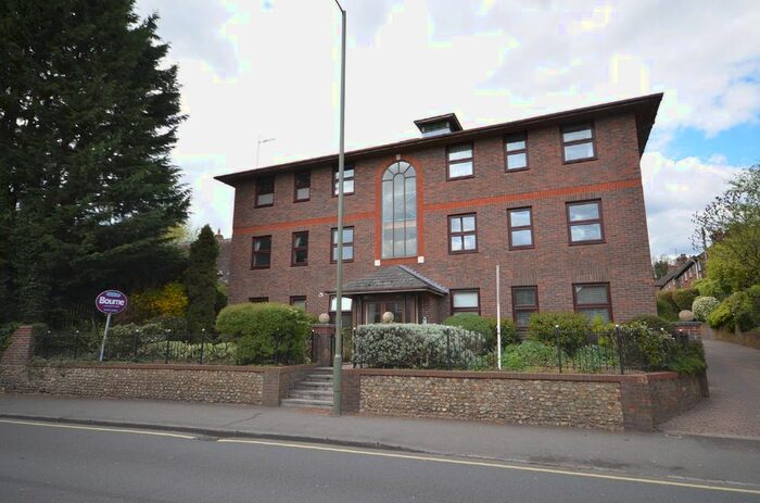 2 Bedroom Flat To Rent In Farthingfield House, East Street, Farnham, Surrey, GU9