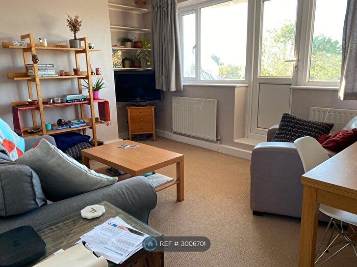 2 Bedroom Flat To Rent In Cathnor Road, London, W12