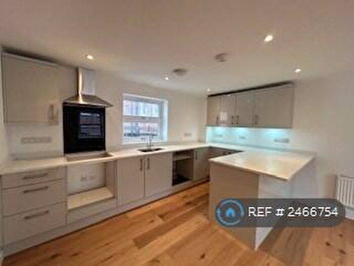 2 Bedroom Flat To Rent In John Street, Southampton, SO14