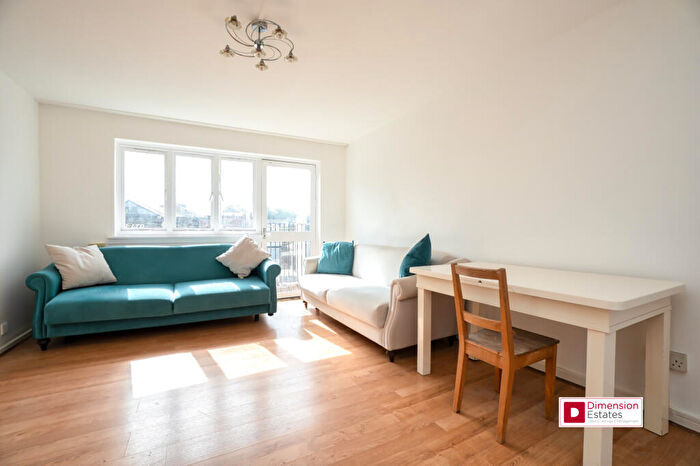 2 Bedroom Flat To Rent In Rectory Road, Stoke Newington, Hackney, London, N16