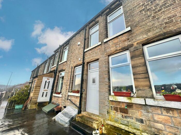 2 Bedroom Property To Rent In Manchester Road, Linthwaite, Huddersfield, HD7